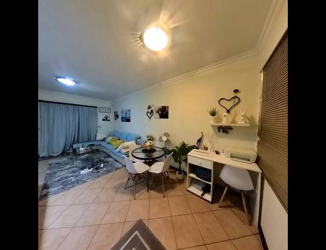2 BEDROOM TOWNHOUSE FOR SALE IN SUMMERSET